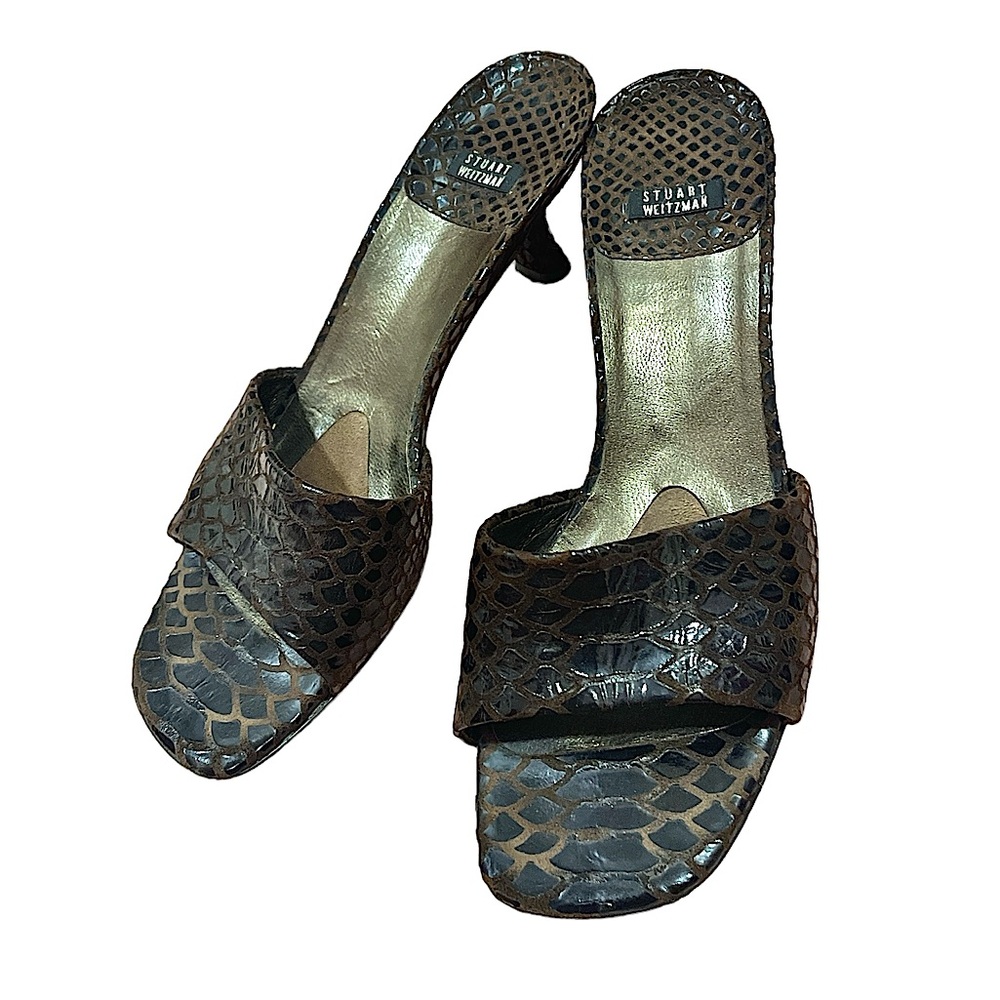 Stuart Weitzman Heels - Size 8 - Leather Soles
